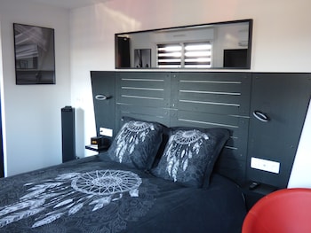 la colline aux yeux doubs