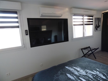 la colline aux yeux doubs