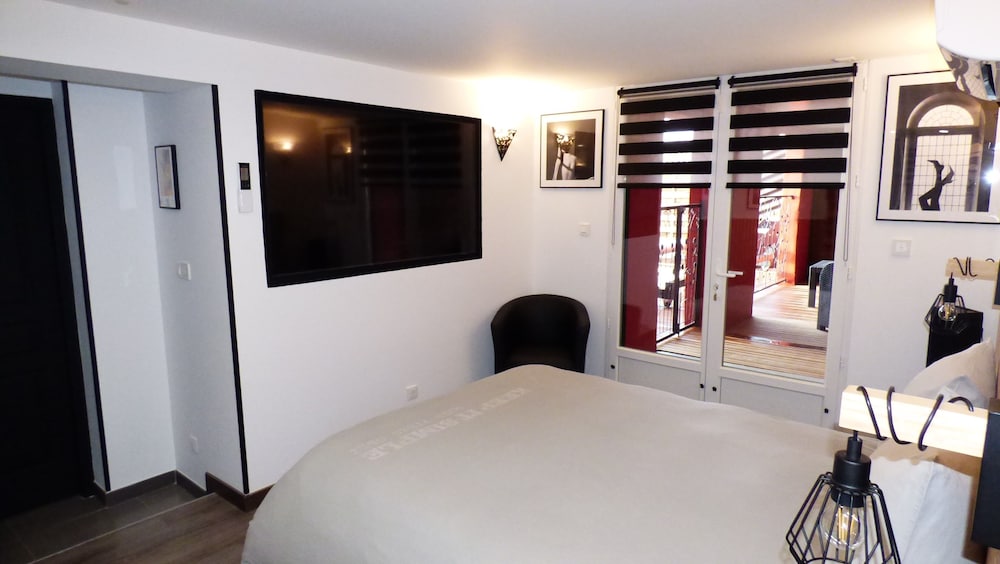 la colline aux yeux doubs