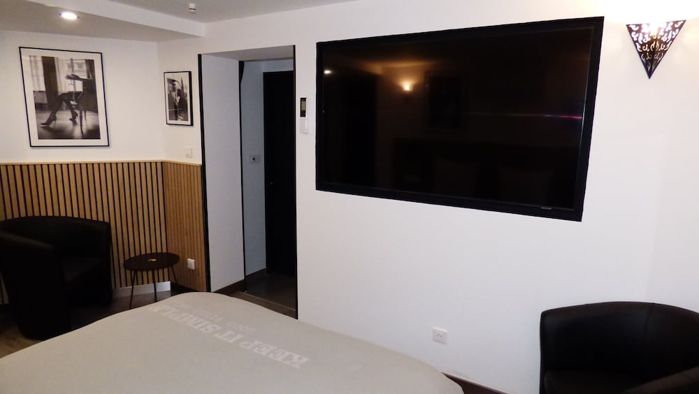 la colline aux yeux doubs