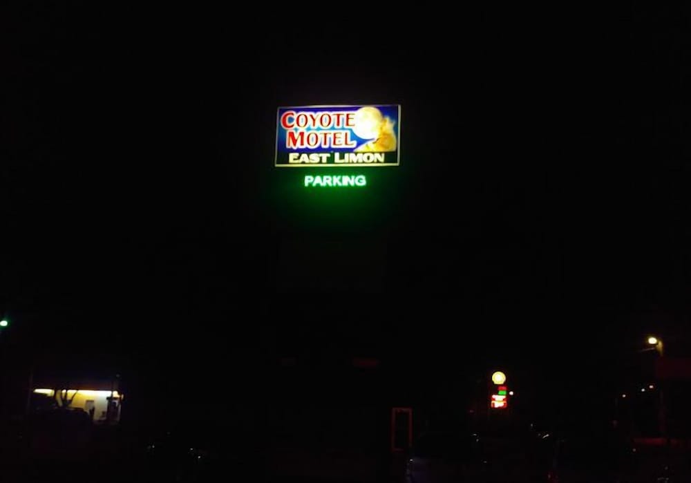 coyote east motel