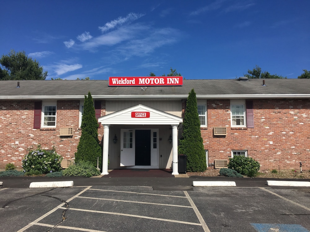 wickford motor inn