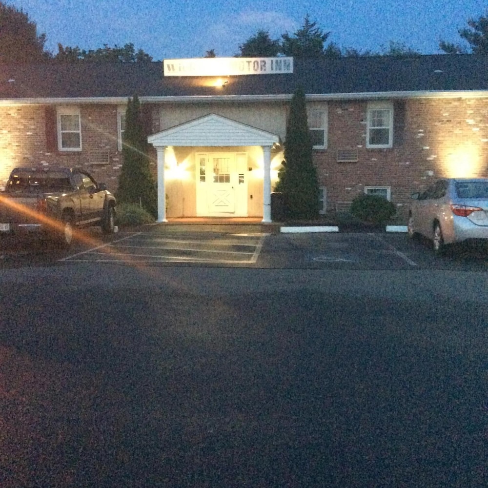 wickford motor inn