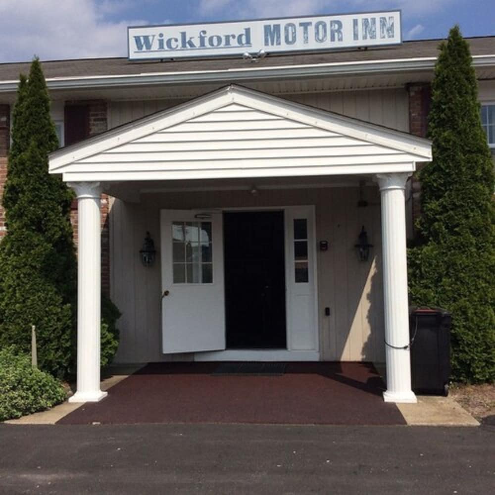 wickford motor inn