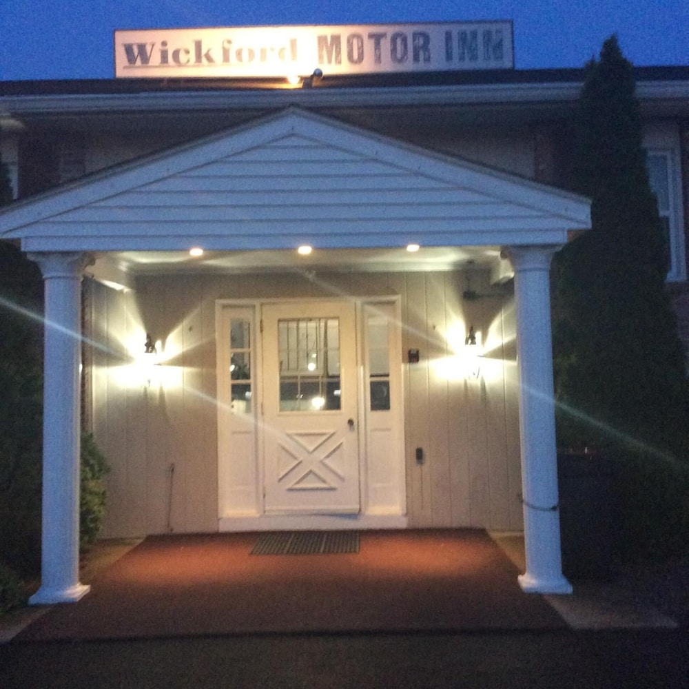 wickford motor inn