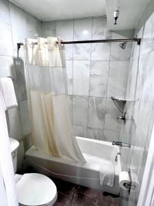 Paradise Inn,Los Angeles>>Bell Gardens,2 star