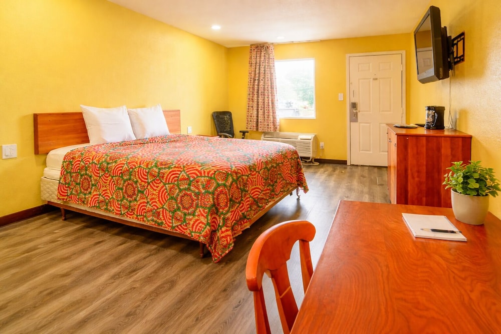 regency inn by oyo rockdale tx