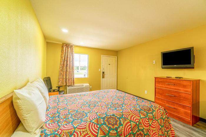 regency inn by oyo rockdale tx