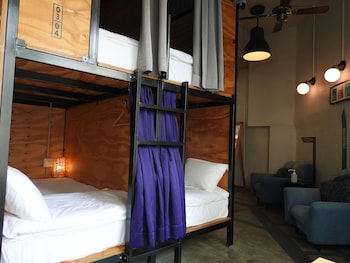 kalakaua inn the kitchen hostel ao