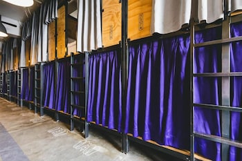 kalakaua inn the kitchen hostel ao