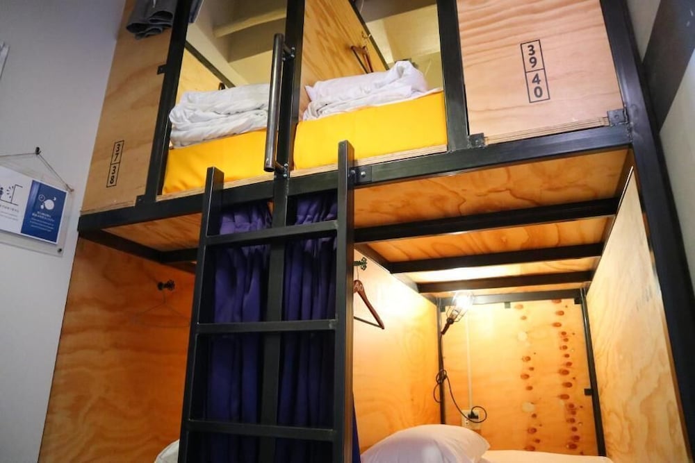 kalakaua inn the kitchen hostel ao