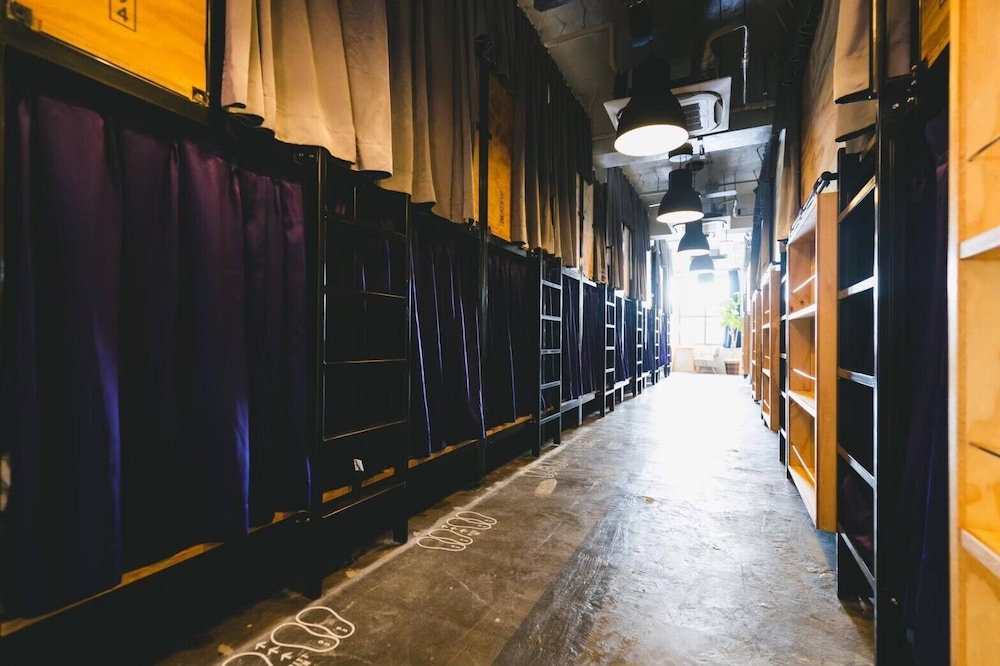 kalakaua inn the kitchen hostel ao