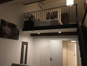 limehome prague halkova