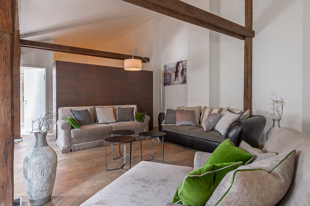 limehome prague halkova