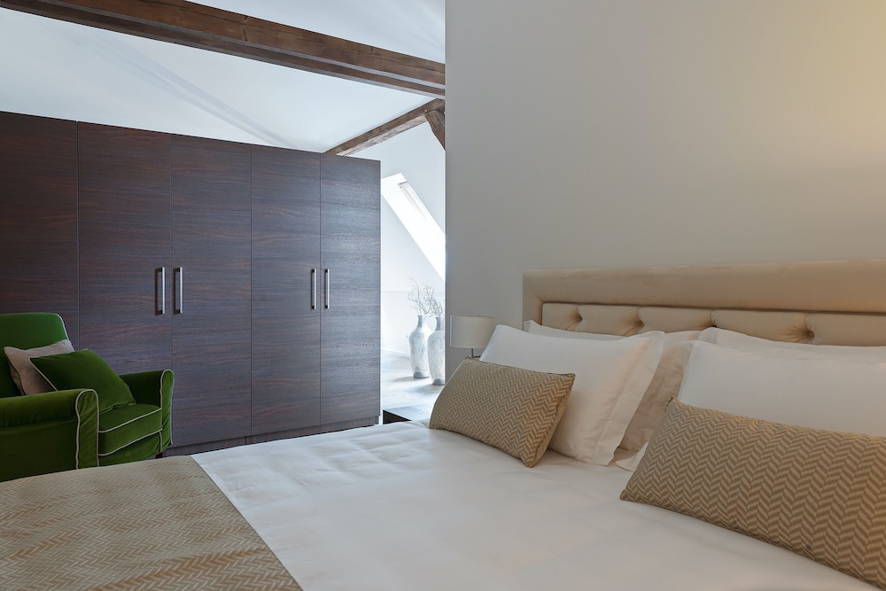 limehome prague halkova