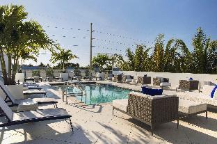 h2o suites adults only