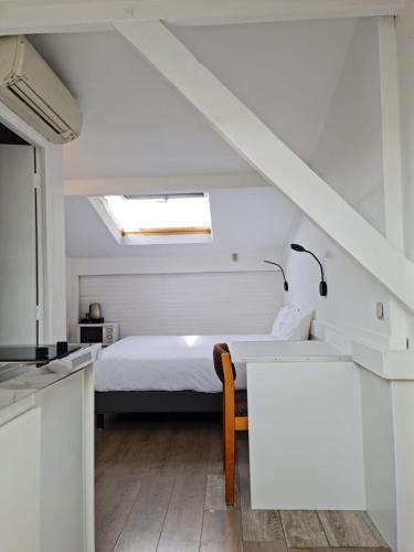 Panam Hotel,In Paris (20Th Arrondissement),3 star