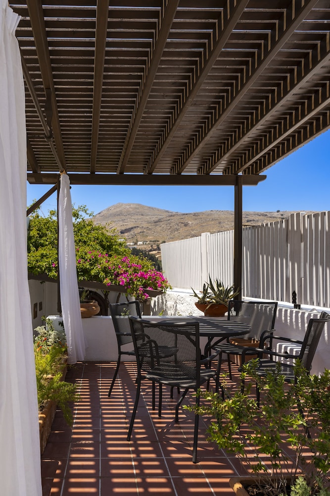 maris lindos suites and apartments