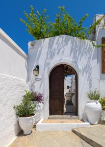 maris lindos suites and apartments