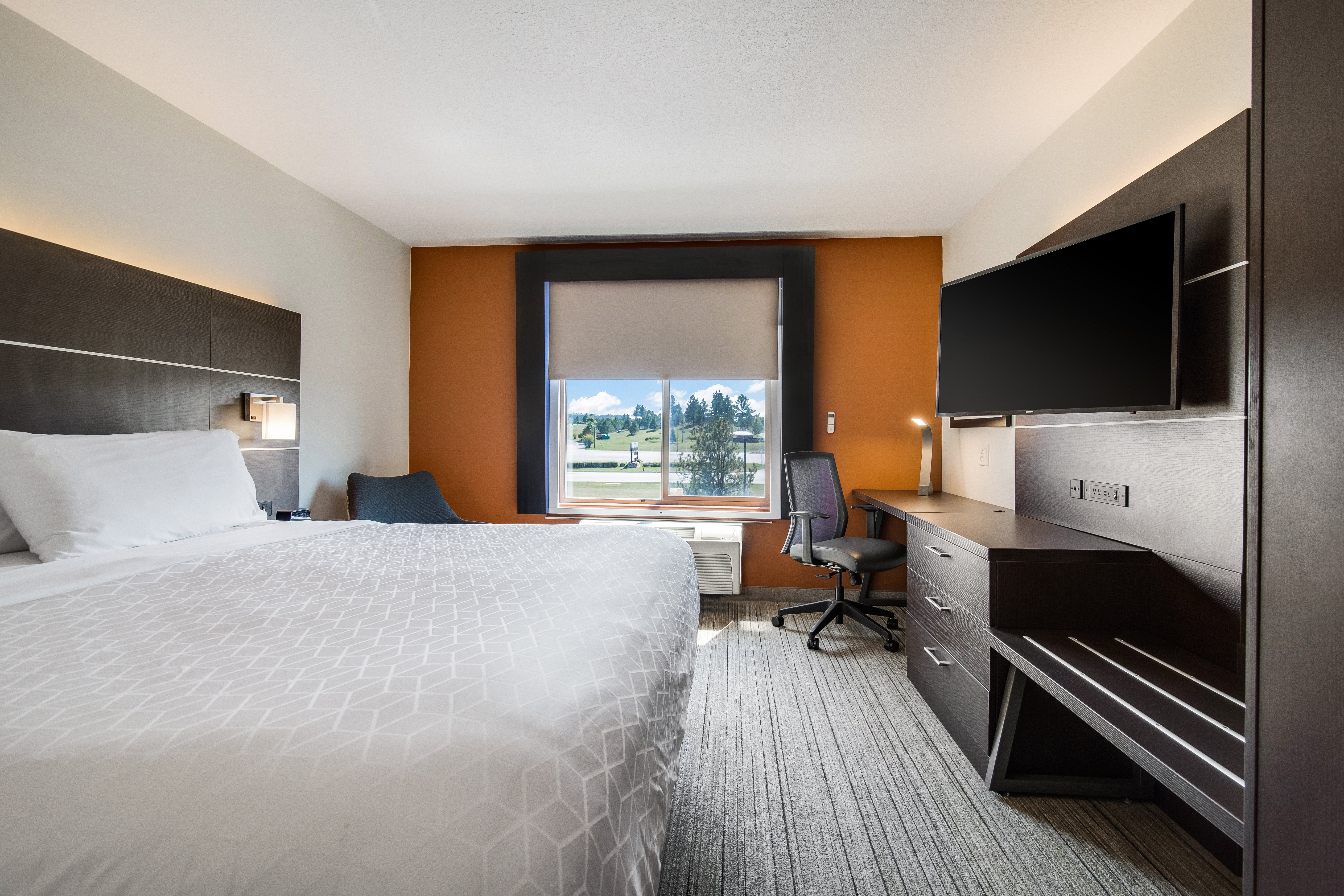 holiday inn express hotel and suites custer by ihg