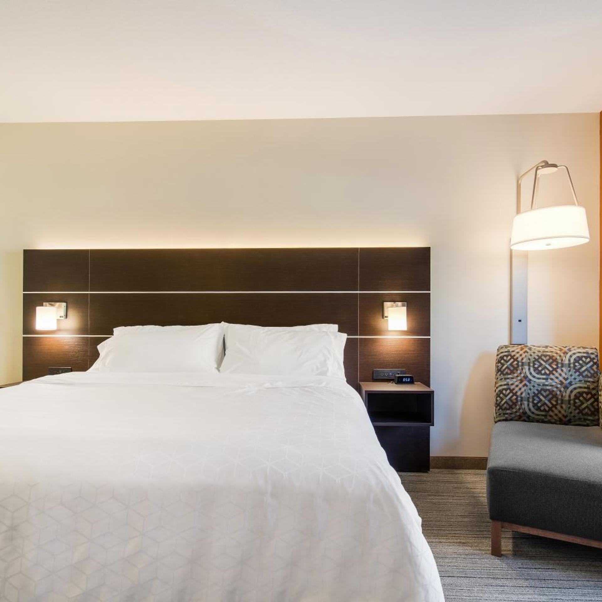 holiday inn express hotel and suites custer by ihg