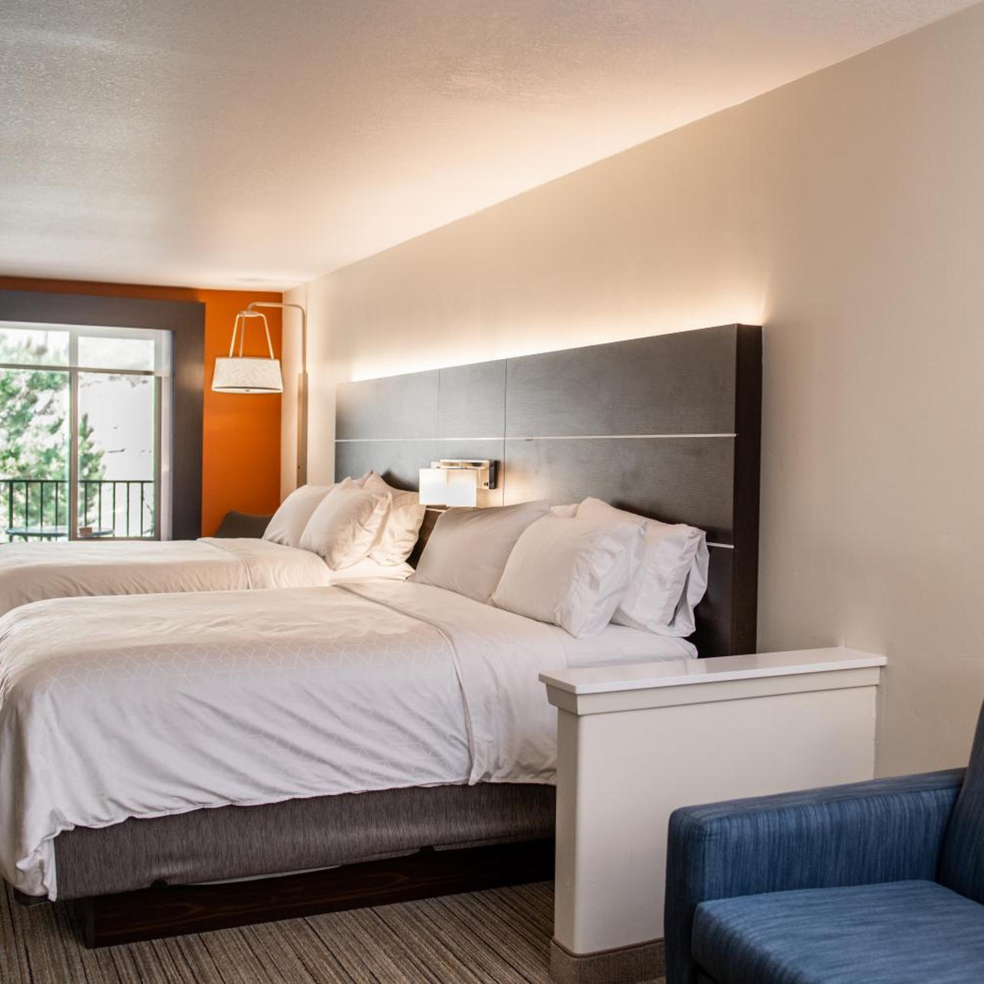 holiday inn express hotel and suites custer by ihg