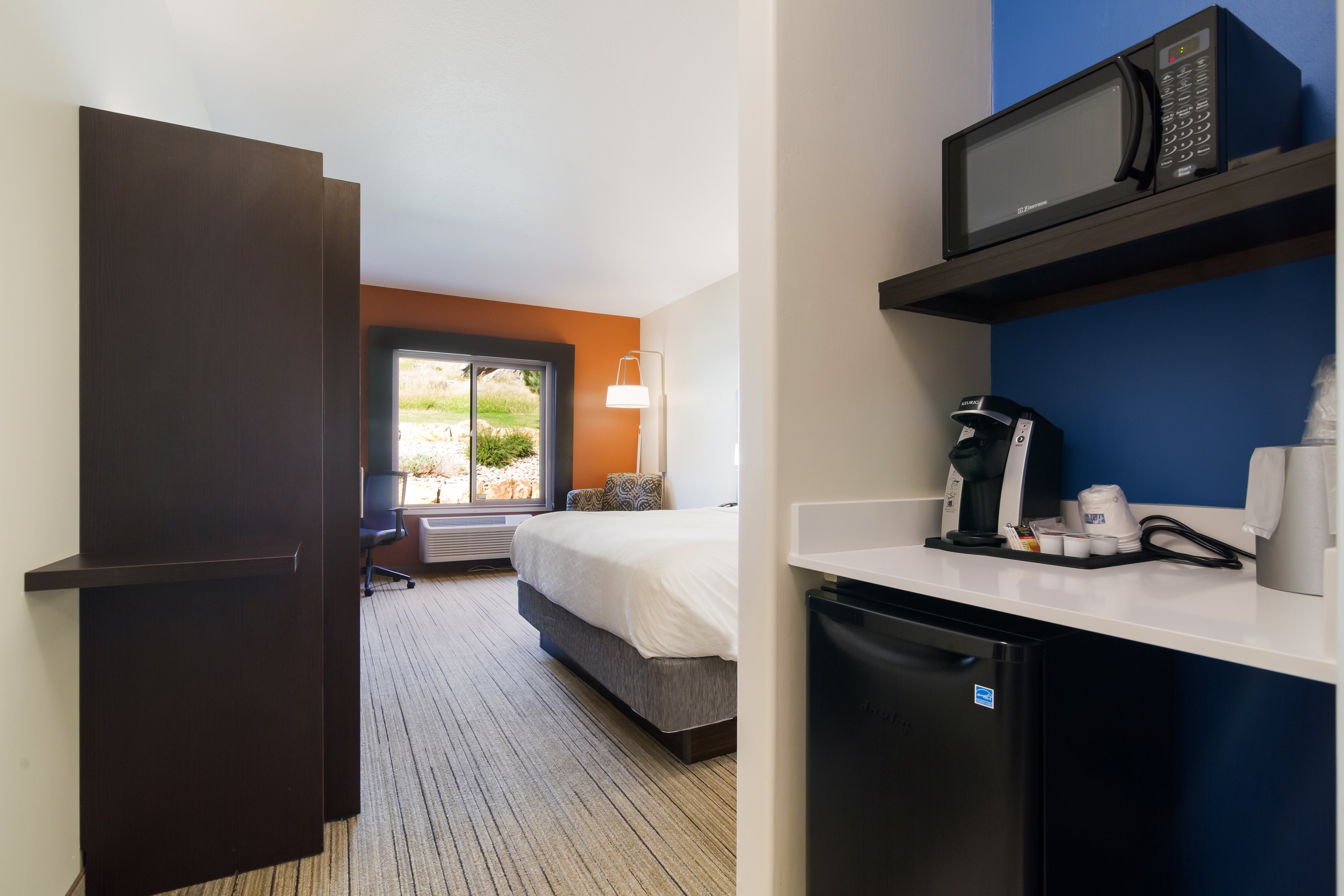 holiday inn express hotel and suites custer by ihg