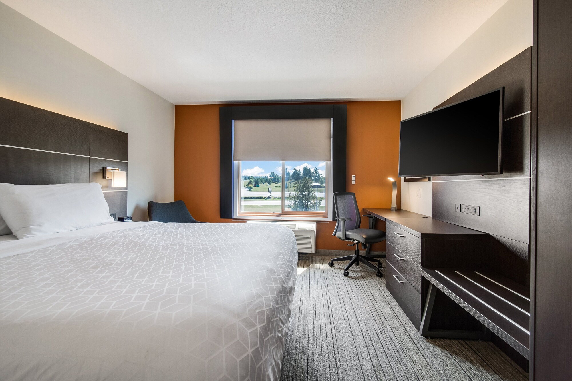 holiday inn express hotel and suites custer by ihg