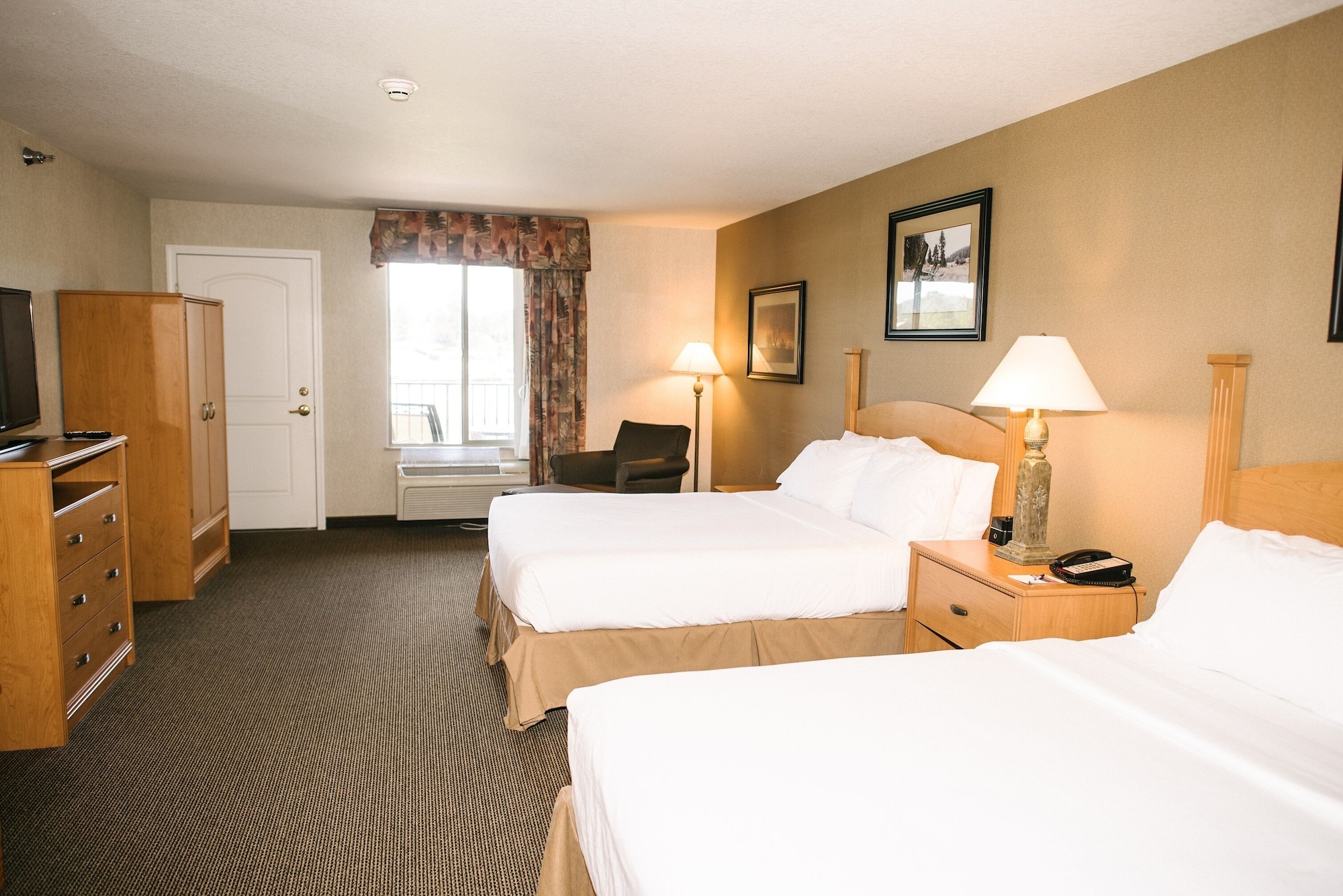 holiday inn express hotel and suites custer by ihg