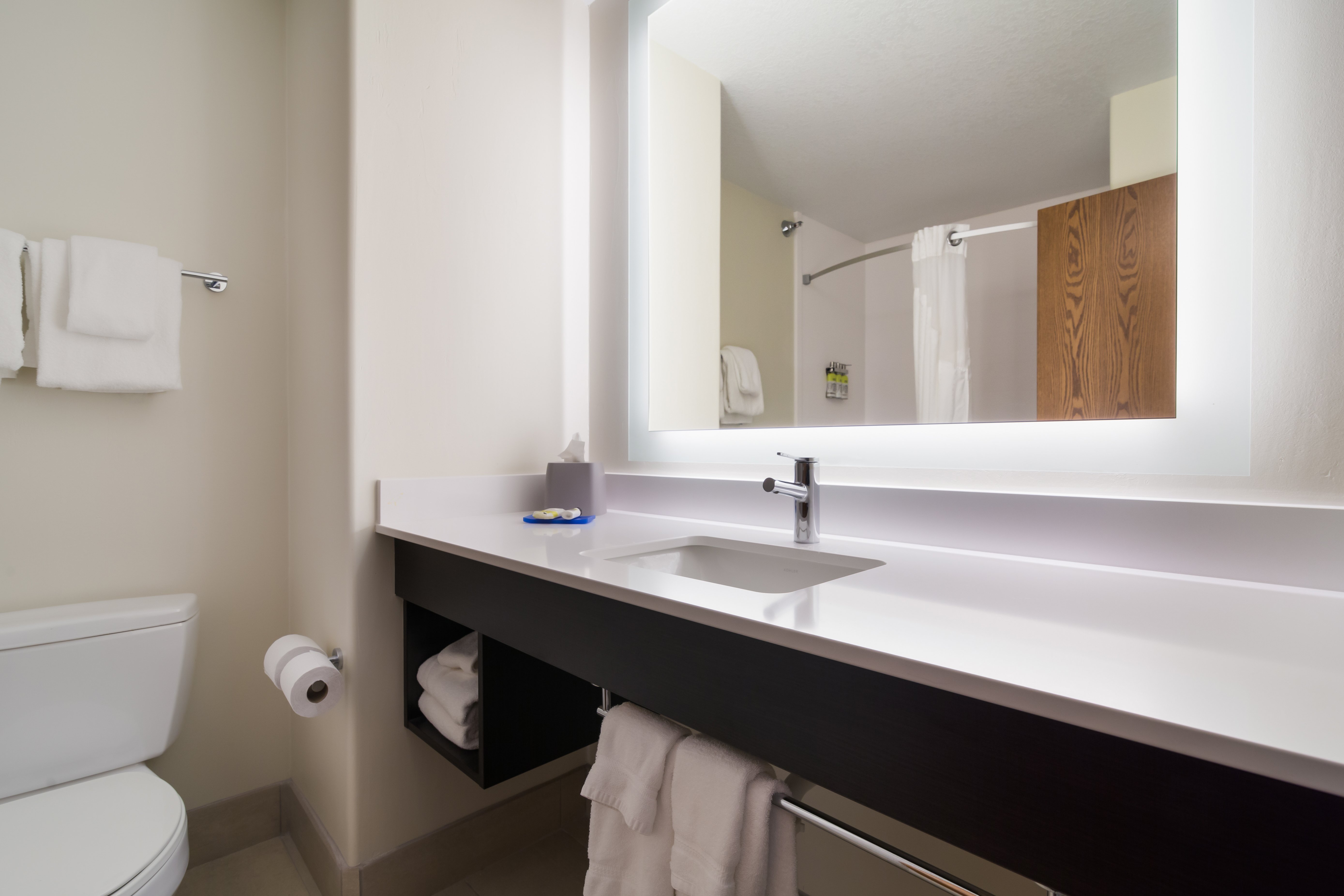 holiday inn express hotel and suites custer by ihg