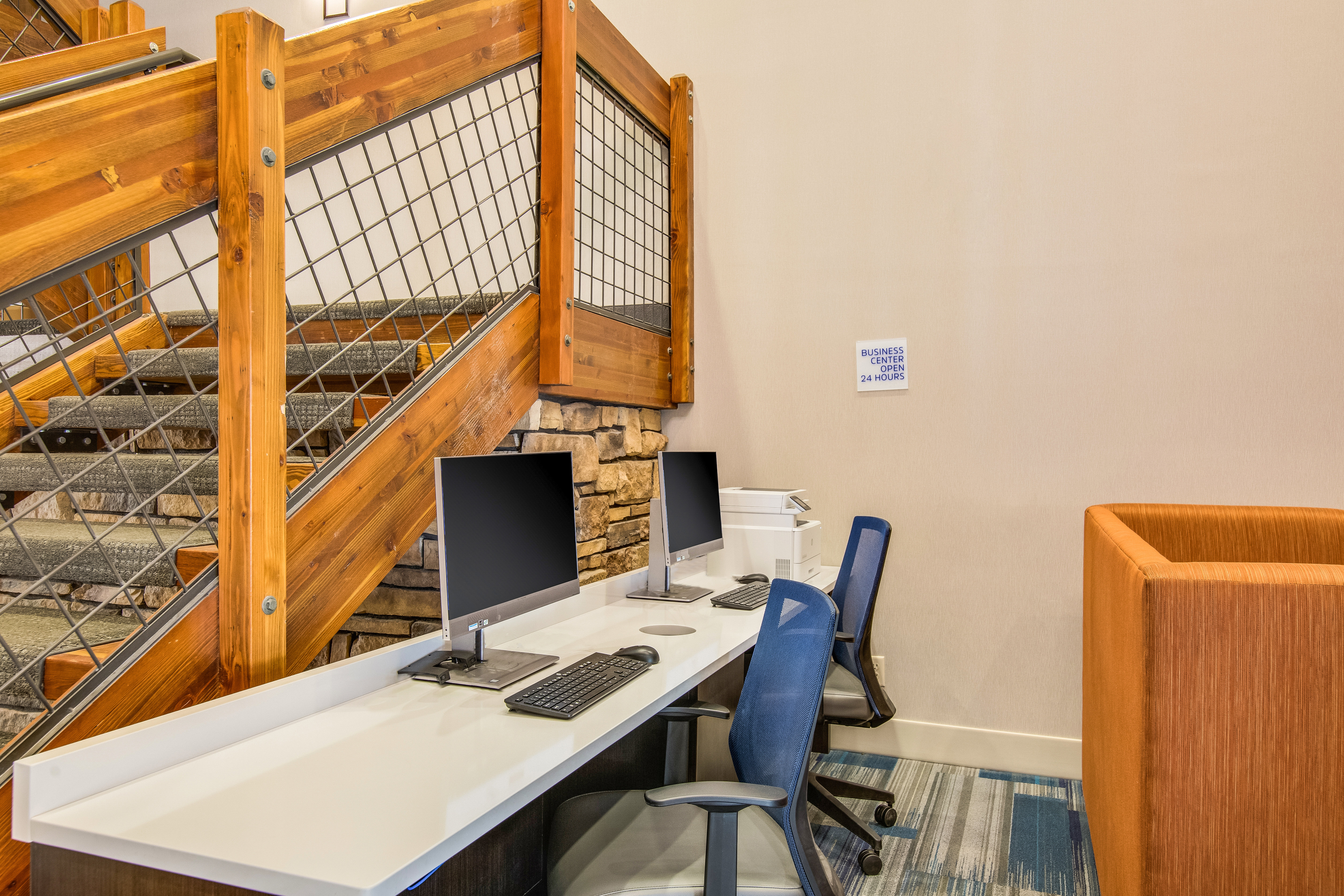 holiday inn express hotel and suites custer by ihg