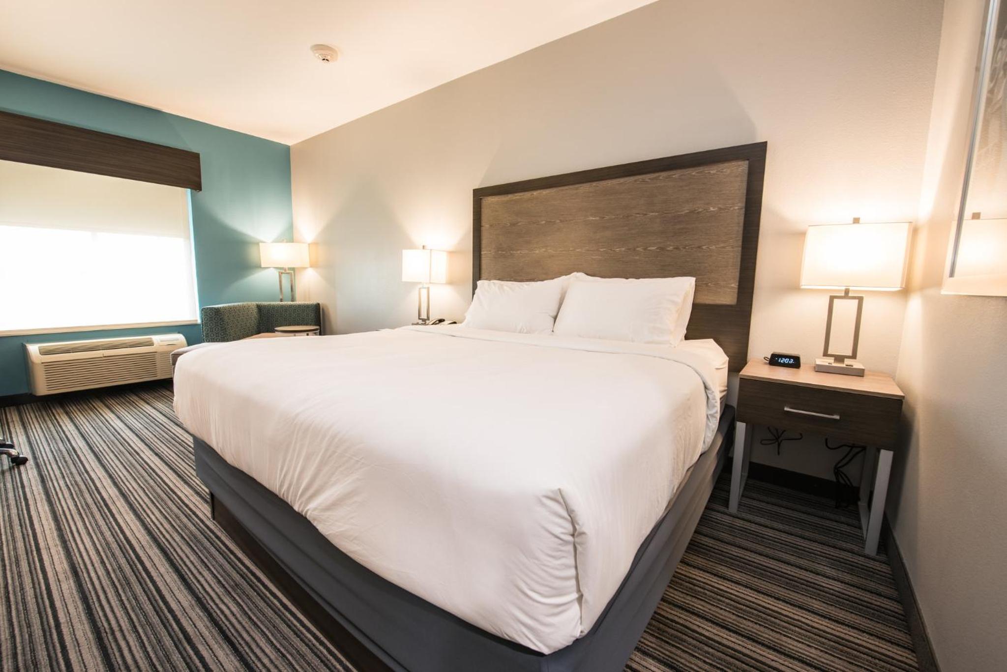 holiday inn exp and sts houston hobby airport area