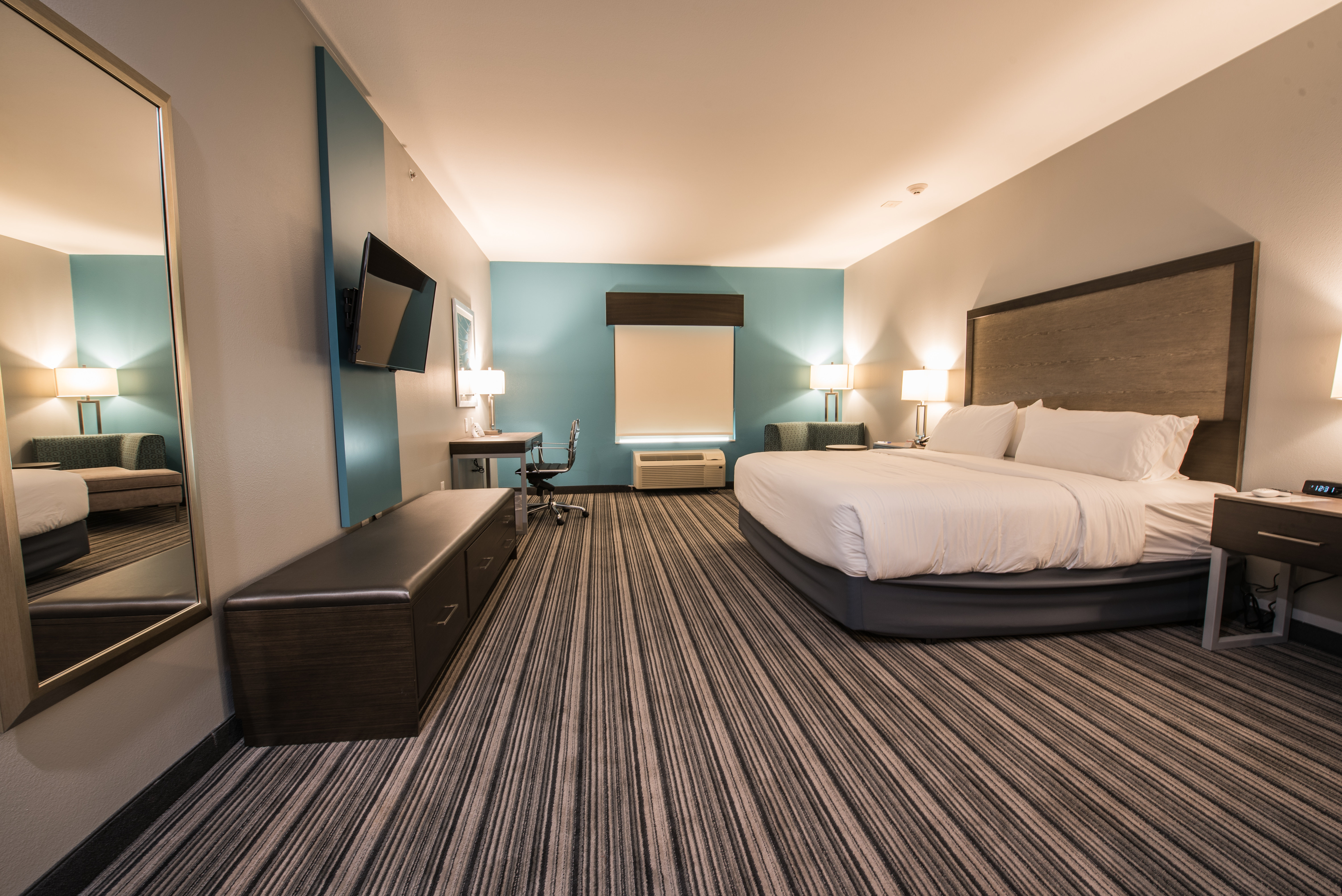 holiday inn exp and sts houston hobby airport area
