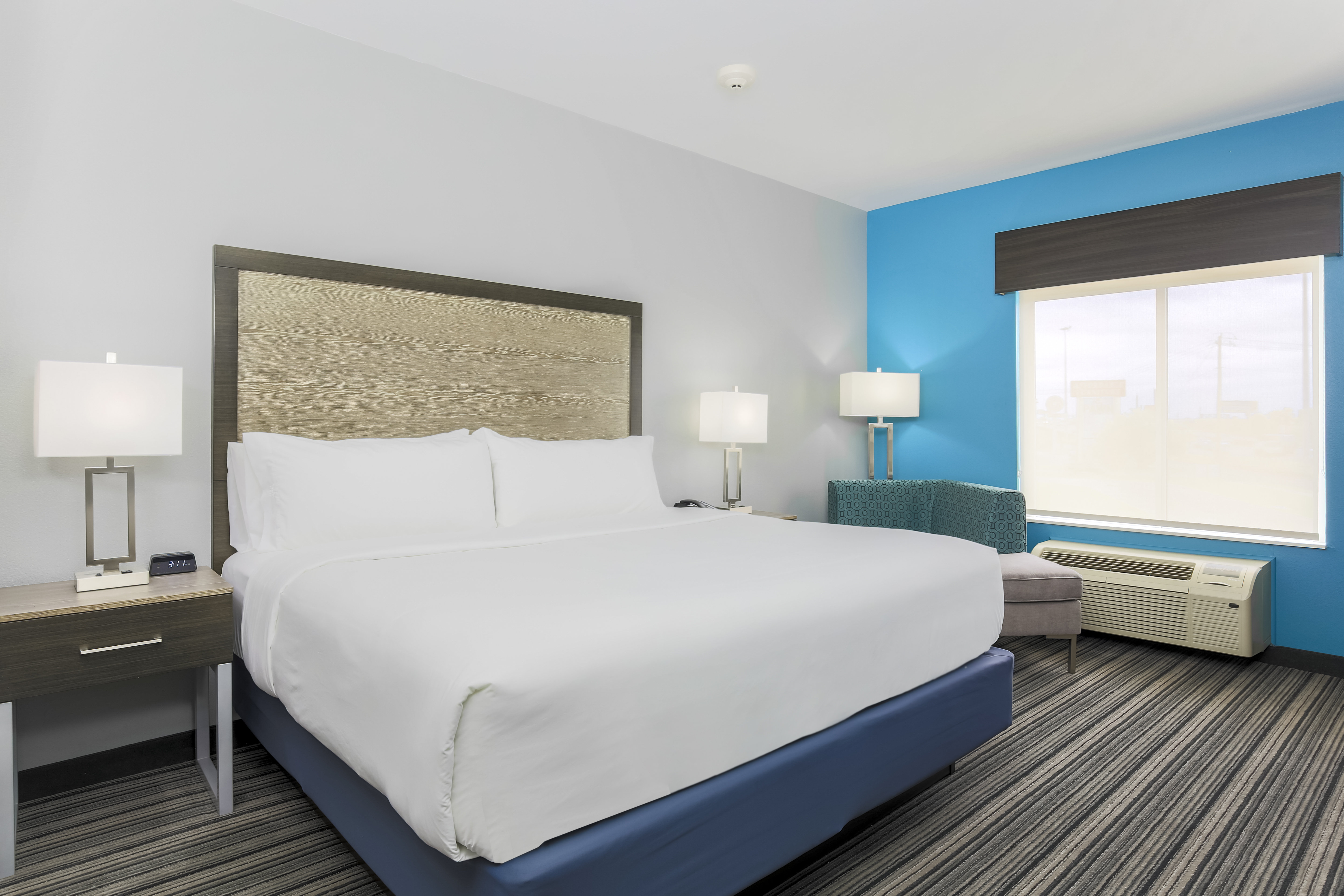 holiday inn exp and sts houston hobby airport area