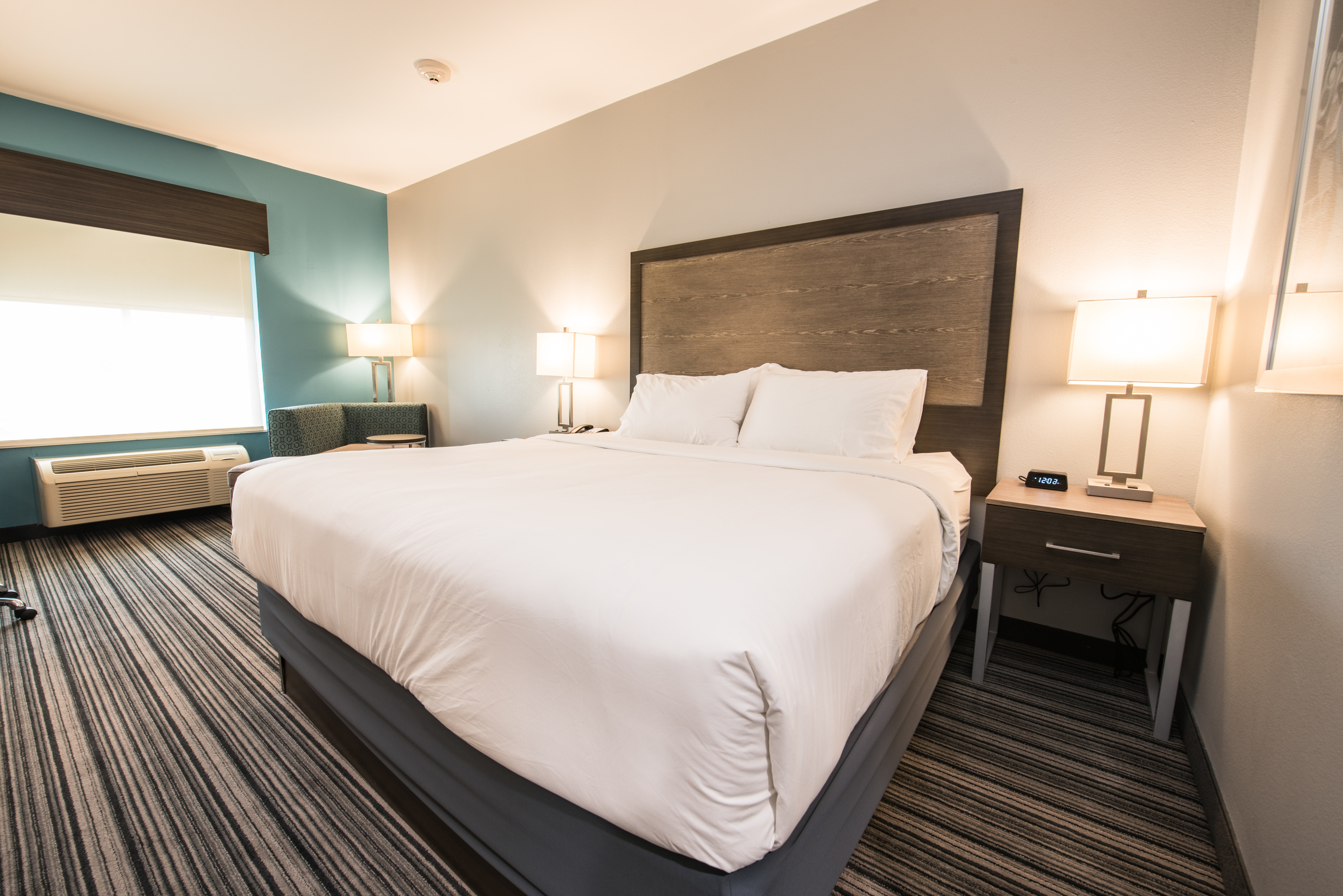 holiday inn exp and sts houston hobby airport area