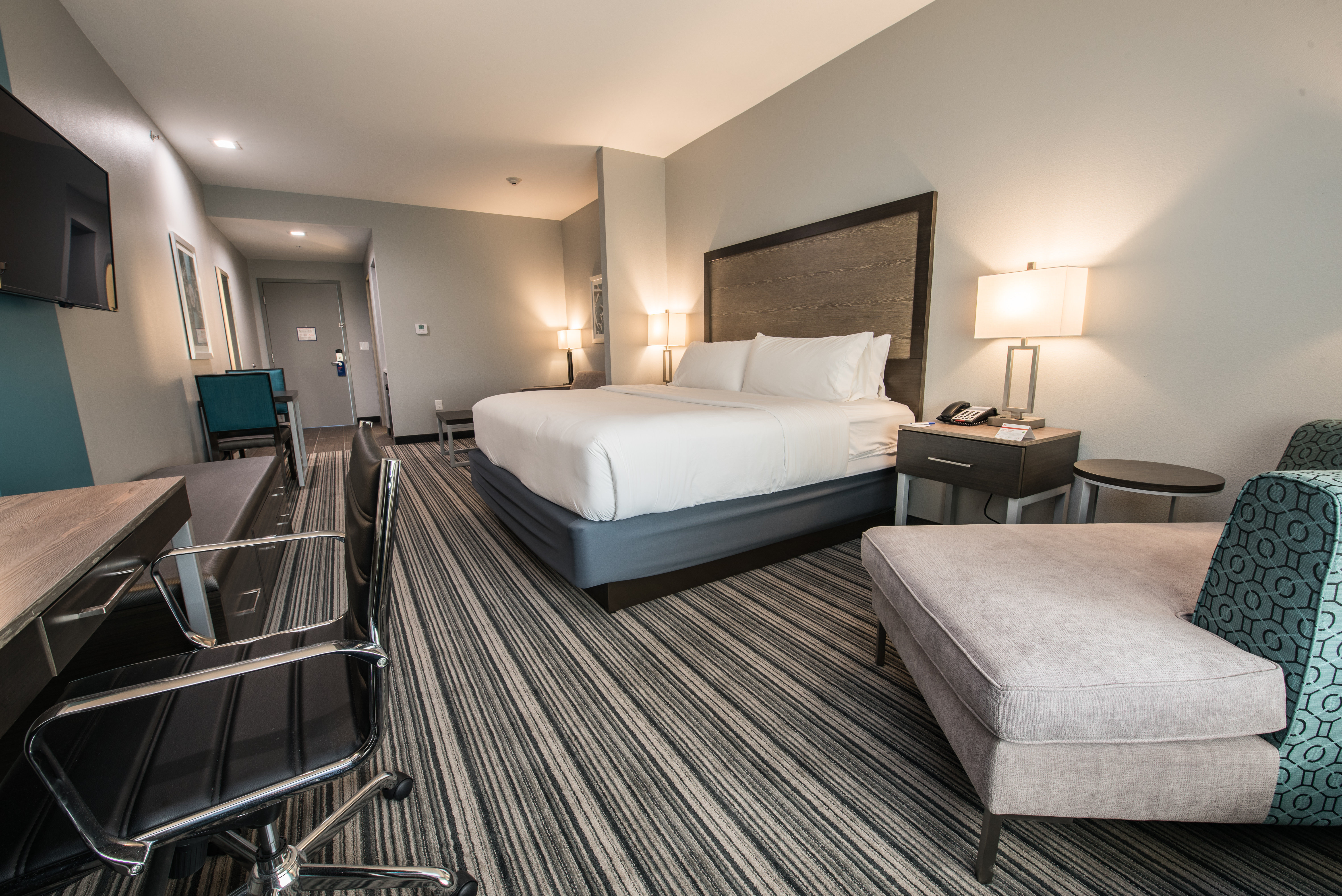 holiday inn exp and sts houston hobby airport area