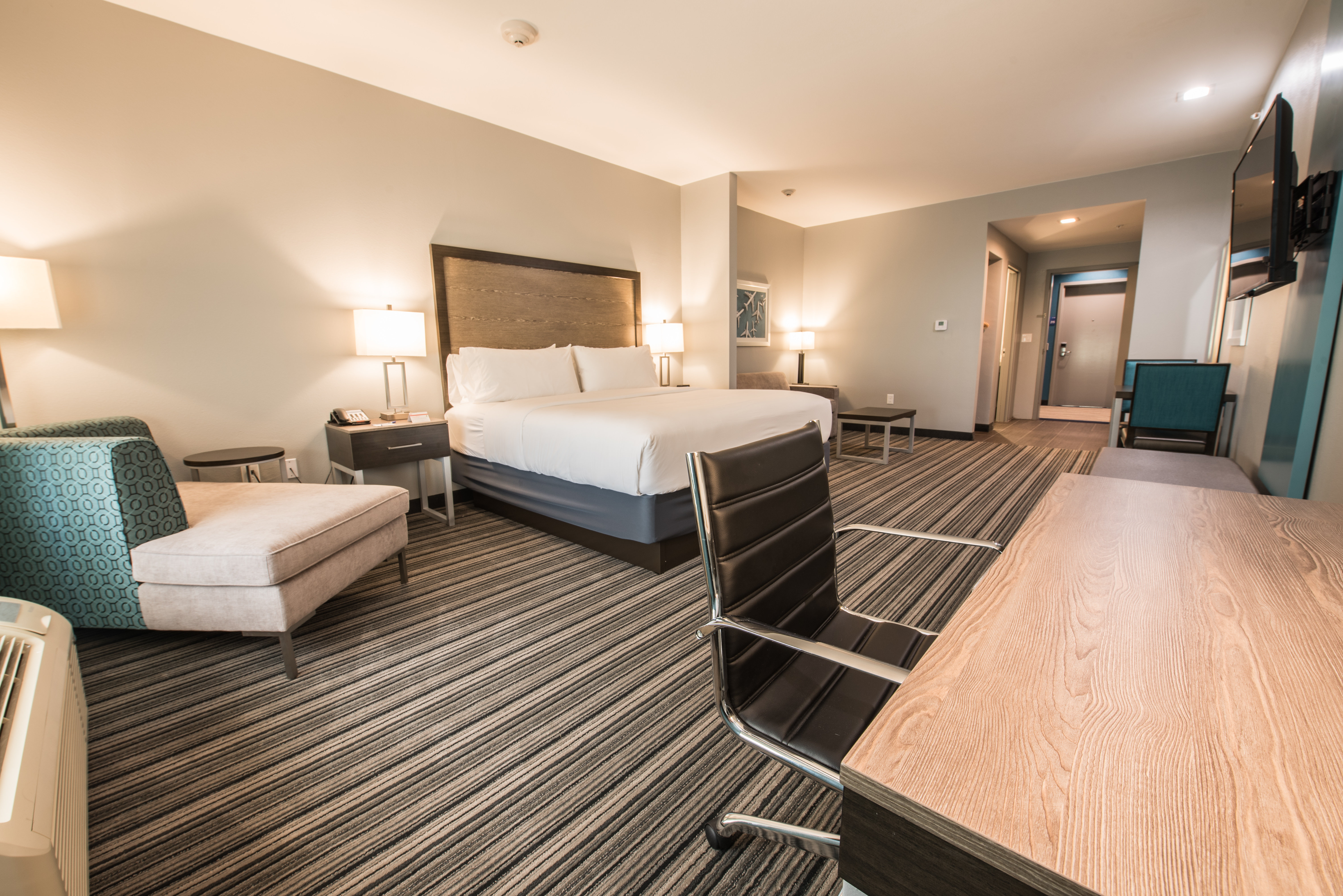 holiday inn exp and sts houston hobby airport area