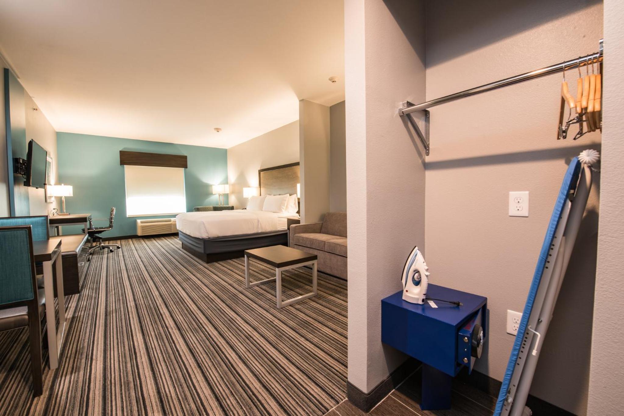 holiday inn exp and sts houston hobby airport area