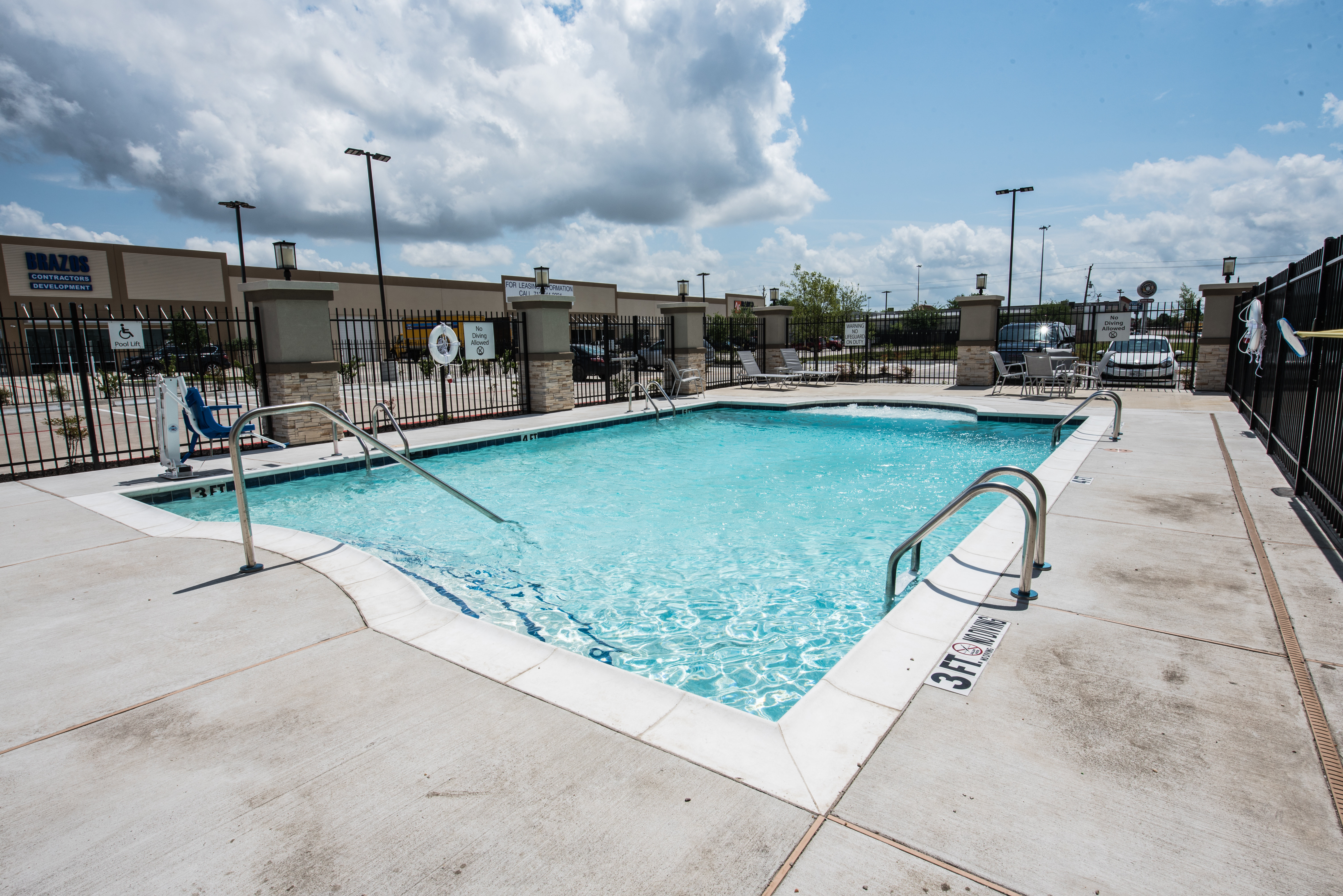 holiday inn exp and sts houston hobby airport area