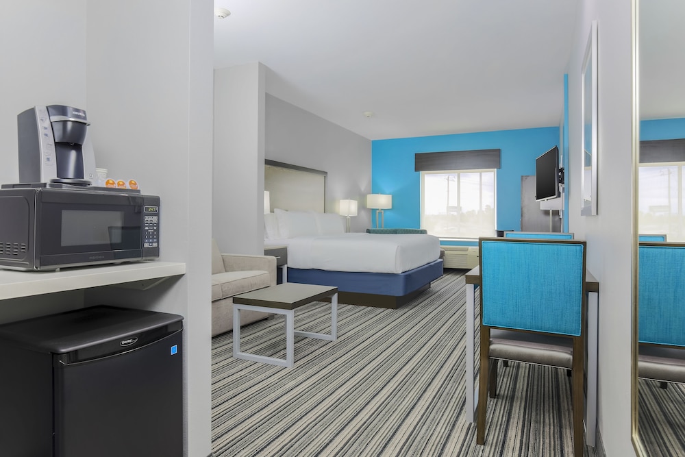 holiday inn exp and sts houston hobby airport area