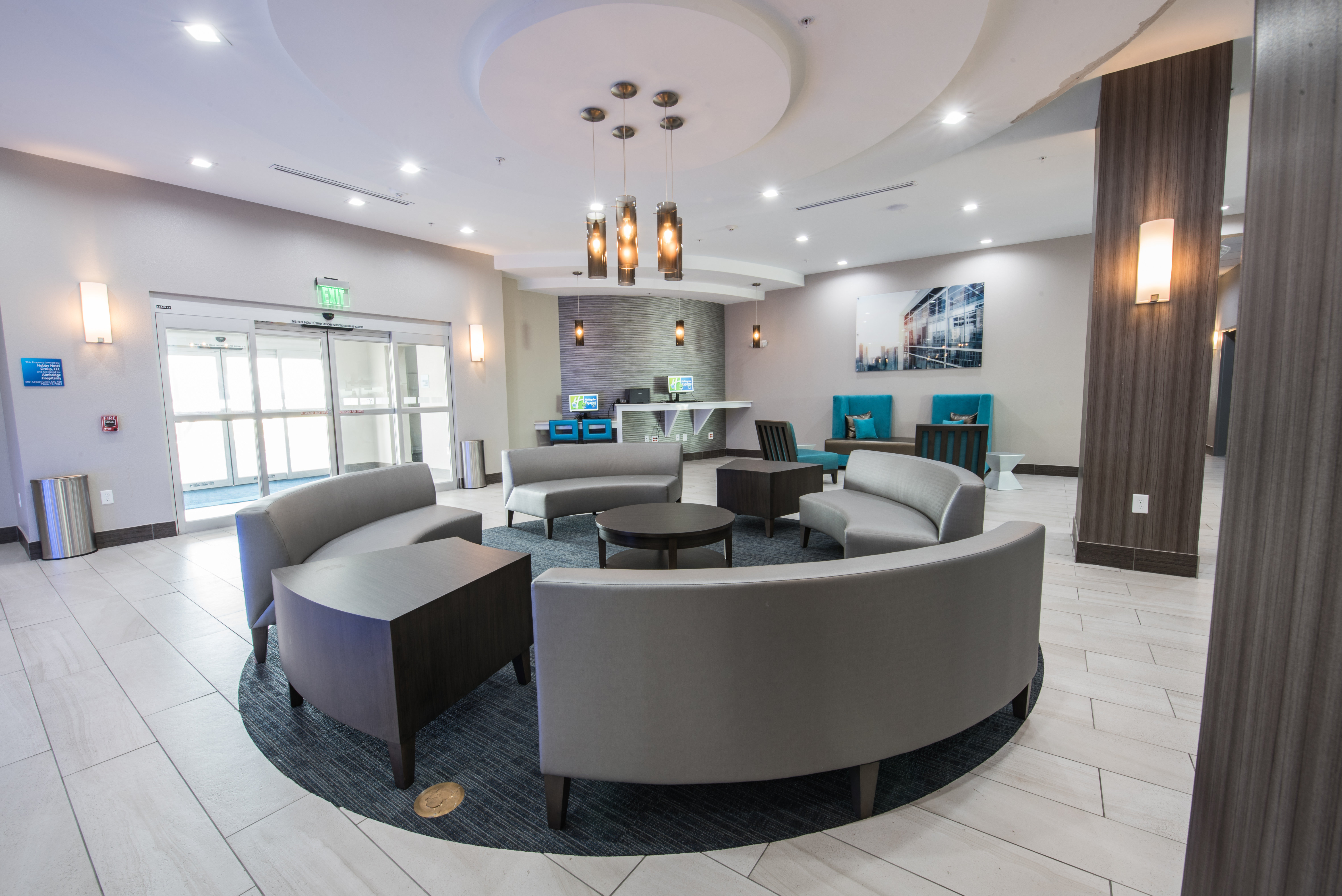 holiday inn exp and sts houston hobby airport area