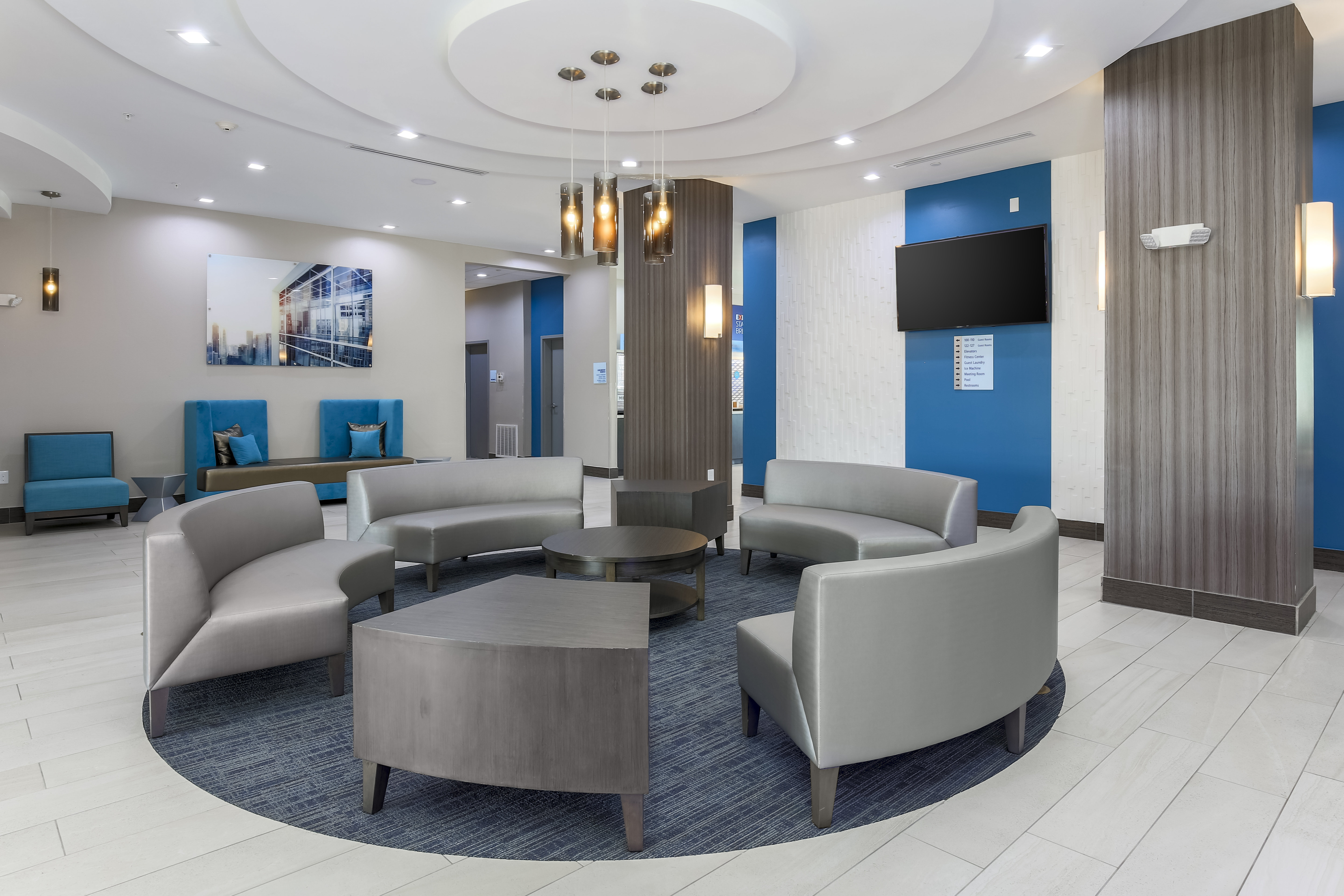 holiday inn exp and sts houston hobby airport area