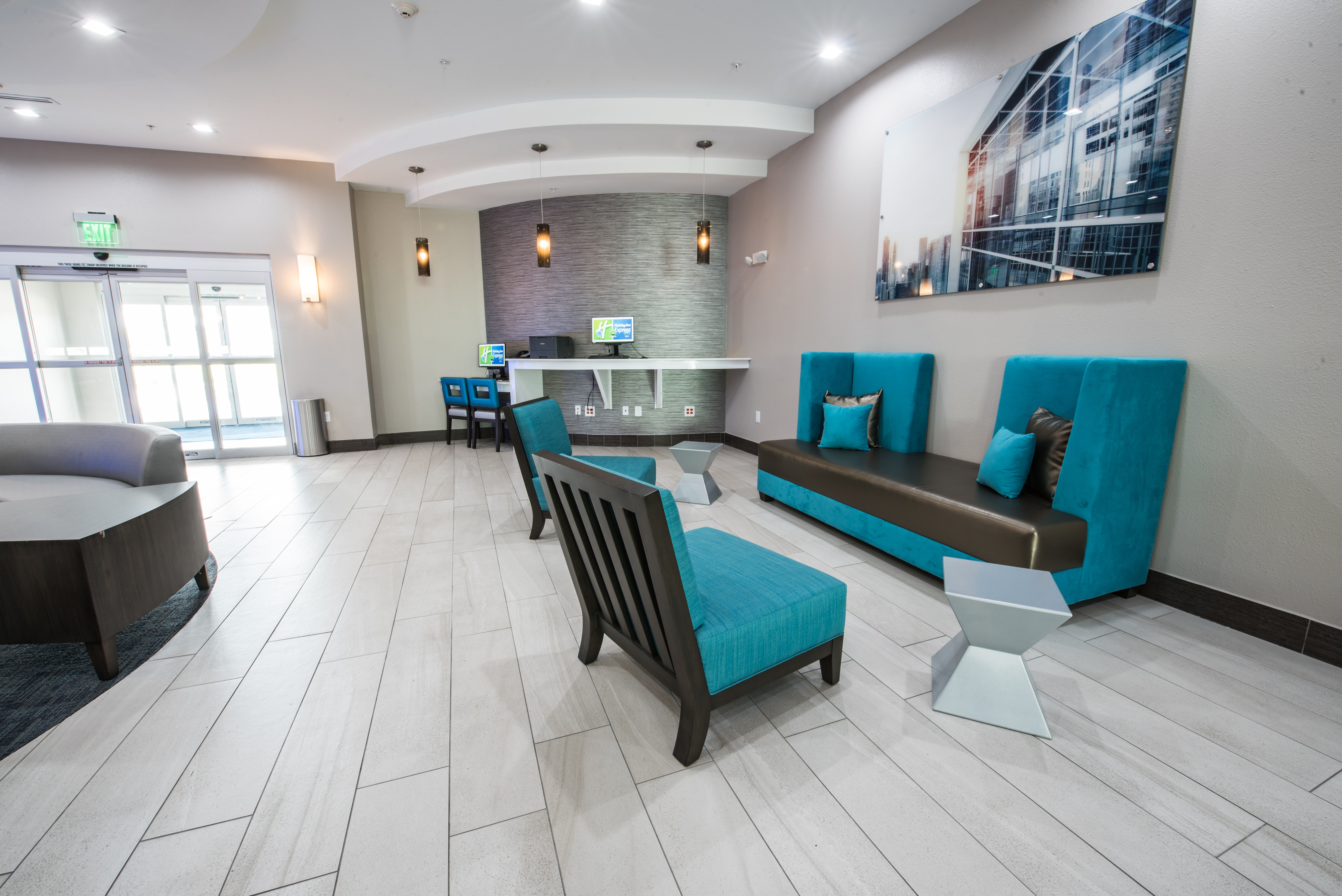 holiday inn exp and sts houston hobby airport area