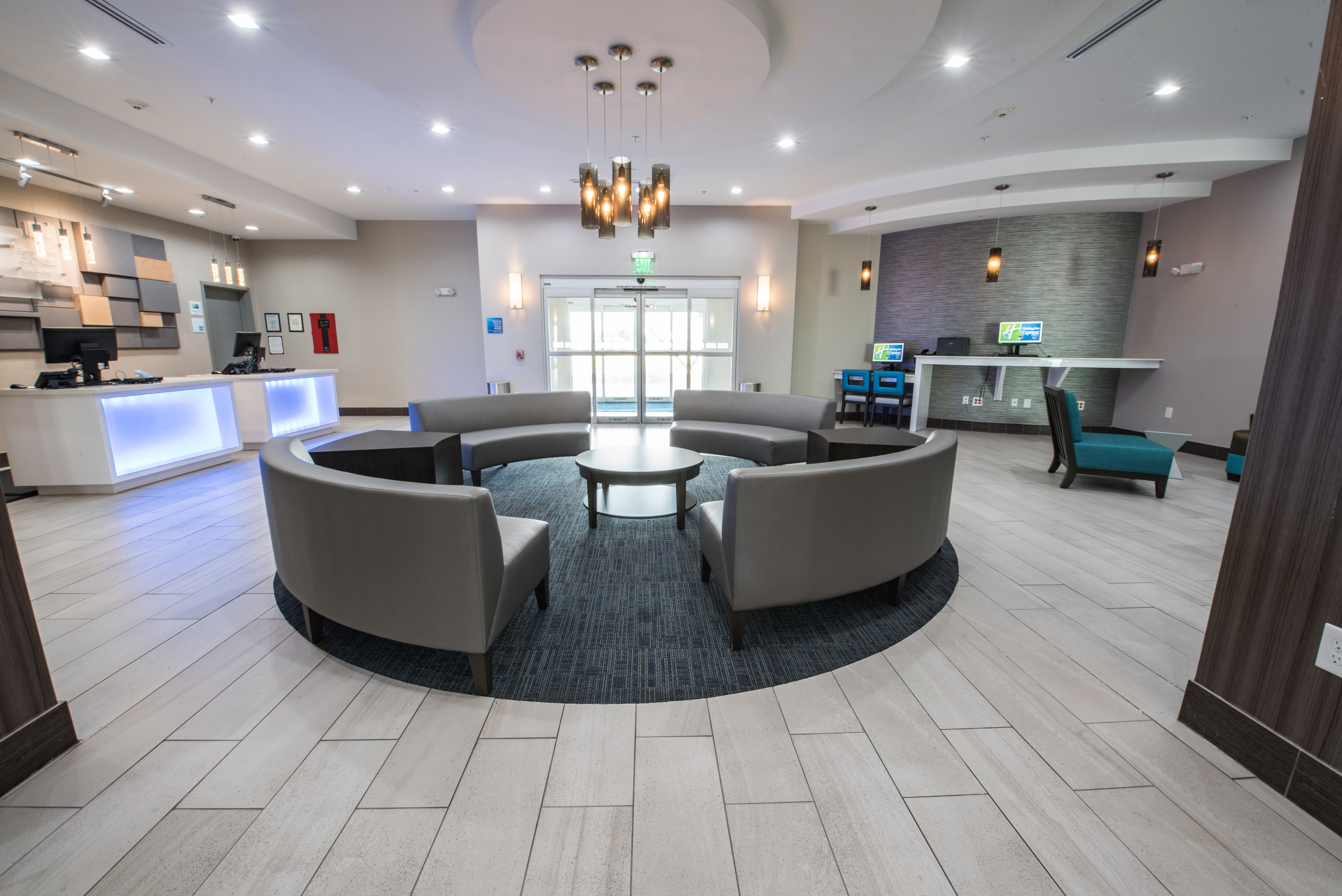 holiday inn exp and sts houston hobby airport area
