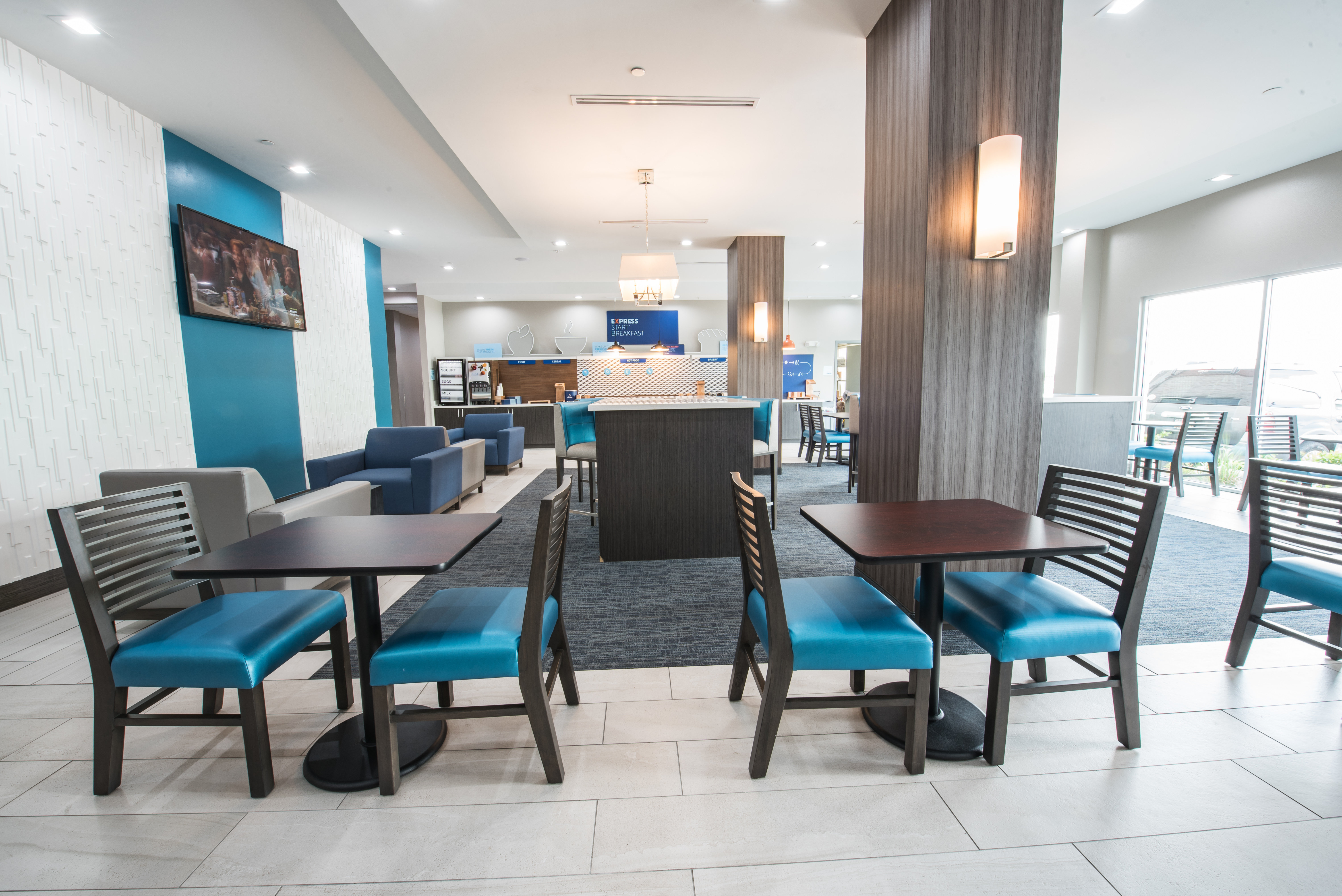 holiday inn exp and sts houston hobby airport area