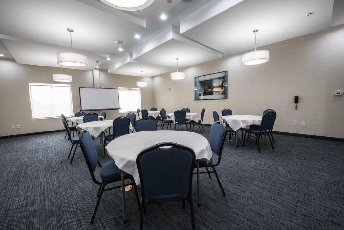 holiday inn exp and sts houston hobby airport area