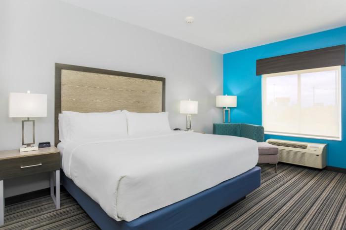 holiday inn exp and sts houston hobby airport area