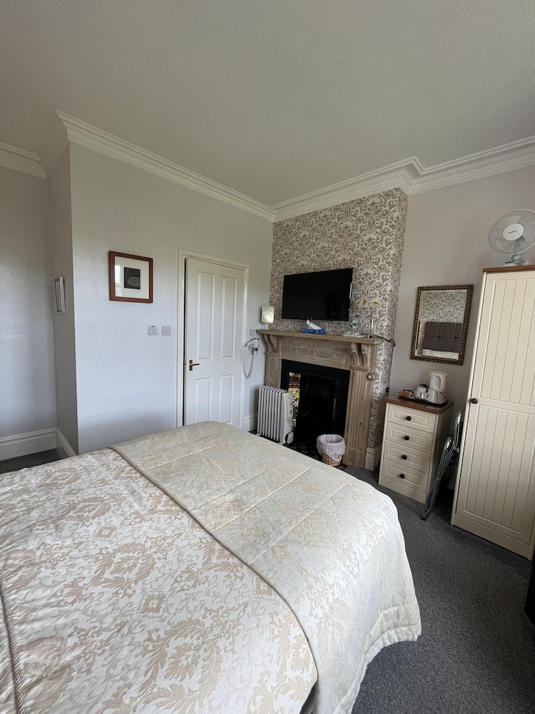 bryn derwen guest house