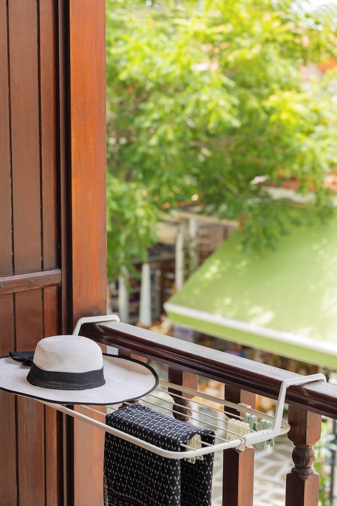 athos guest house pansion