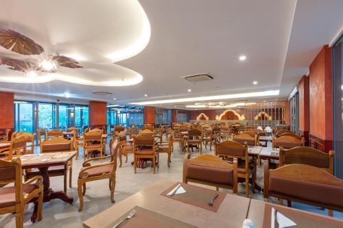 maikhao palm beach resort